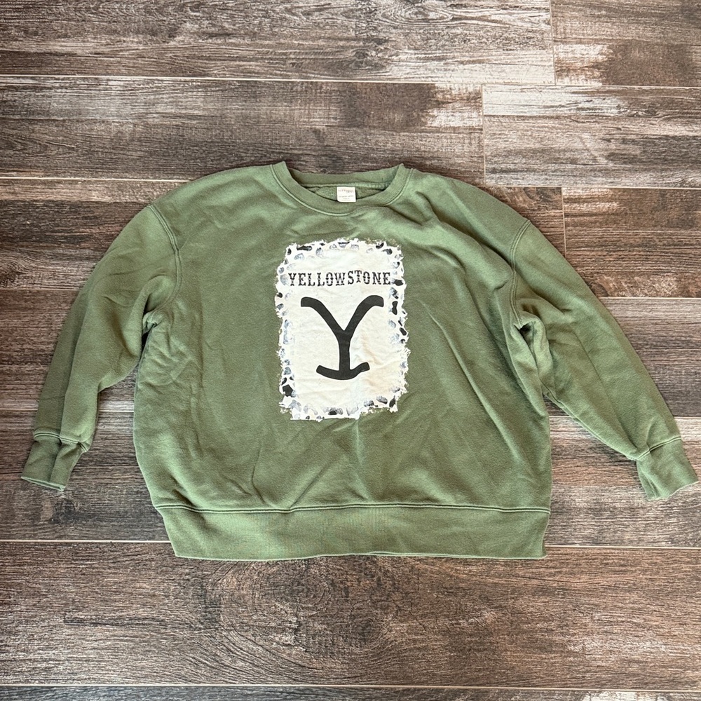 Green woman's Sweater